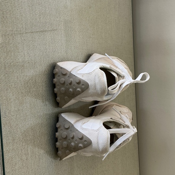 New Balance Women's 327 Sneakers in White and Tan - Picture 4 of 5